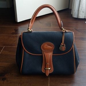 Dooney & Bourke hand bag